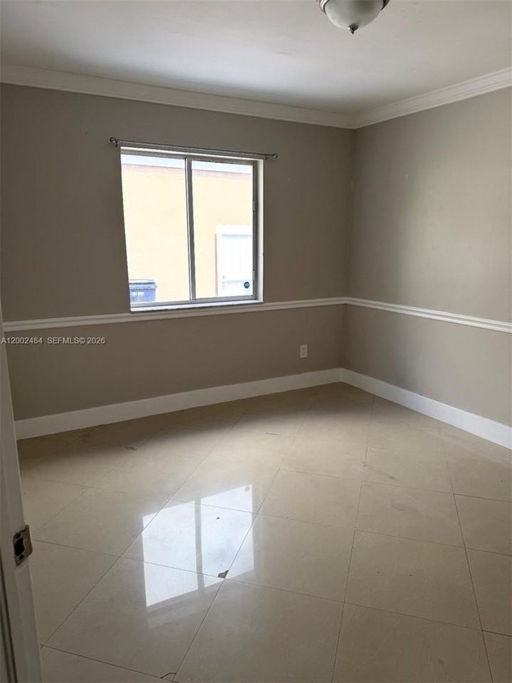 17501 Sw 142nd Ct - Photo 2 of 10