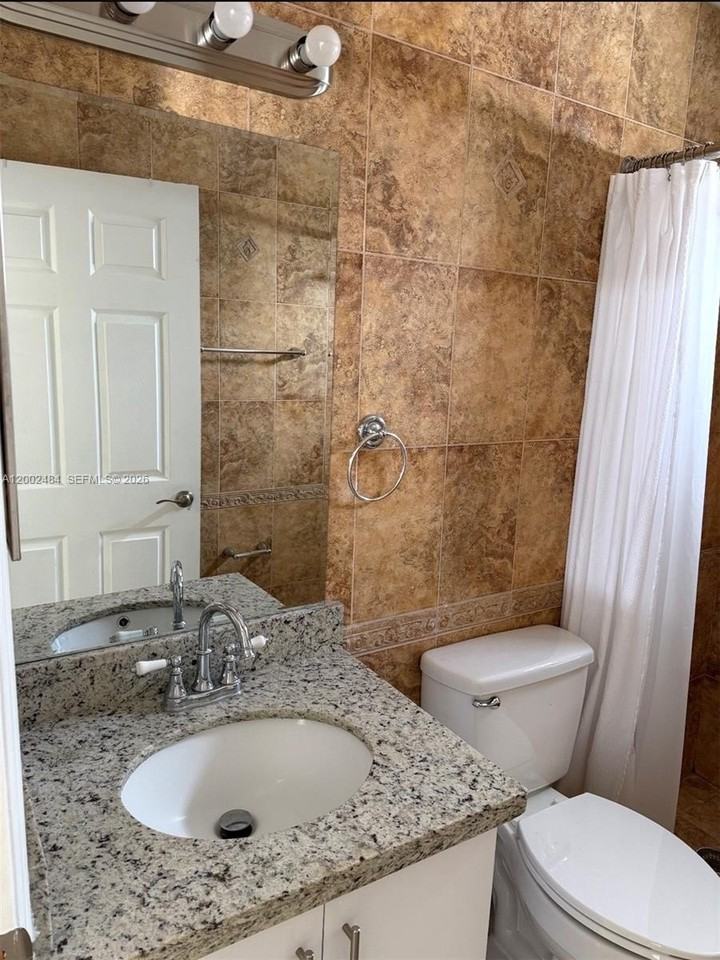 17501 Sw 142nd Ct - Photo 6 of 10