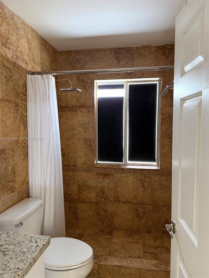 17501 Sw 142nd Ct - Photo 7 of 10