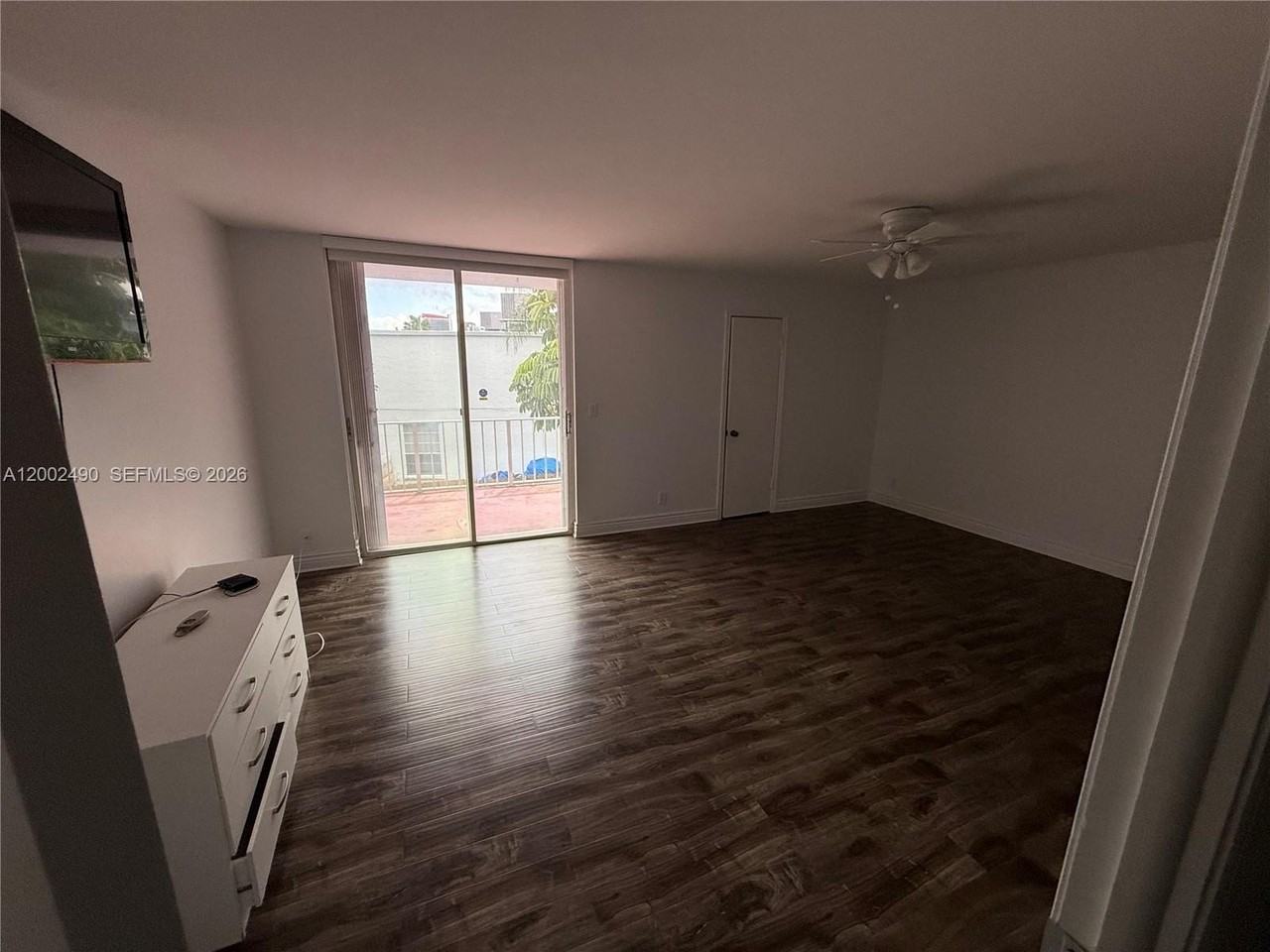 2606 Ne 10th St #2606 - Photo 2 of 10