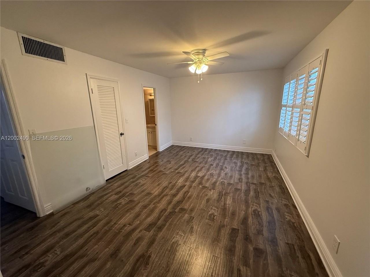 2606 Ne 10th St #2606 - Photo 5 of 10