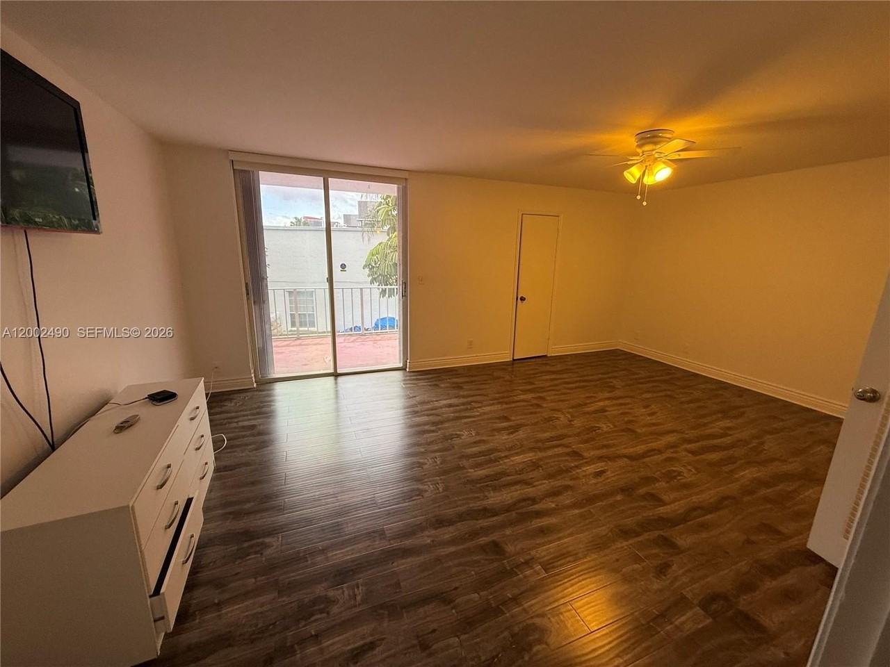 2606 Ne 10th St #2606 - Photo 6 of 10