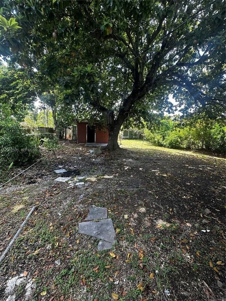 821 Sw 2nd St - Photo 6 of 25