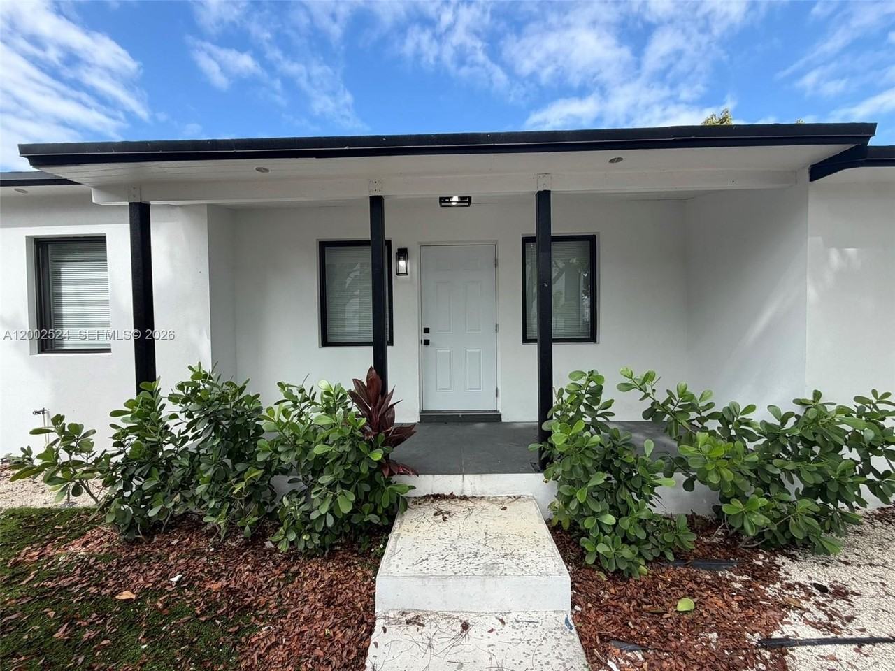 2100 Sw 6th St - Photo 2 of 22