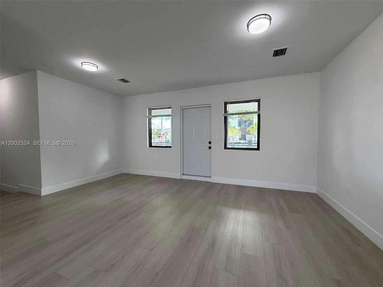 2100 Sw 6th St - Photo 4 of 22