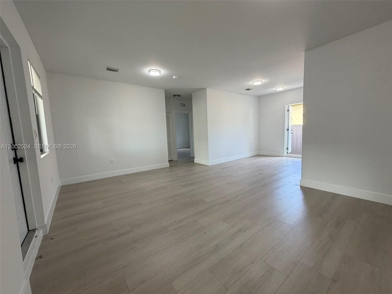 2100 Sw 6th St - Photo 5 of 22