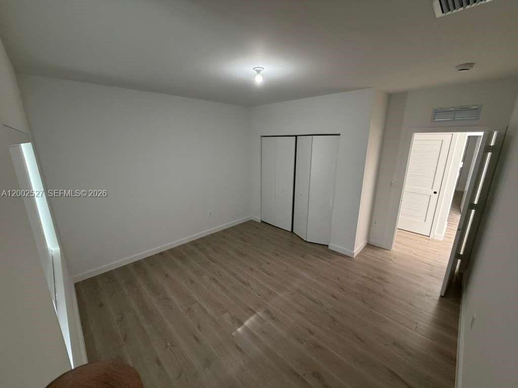 831 Se 9th Ave - Photo 4 of 6