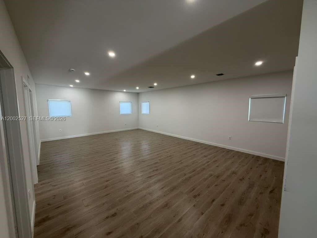 831 Se 9th Ave - Photo 6 of 6