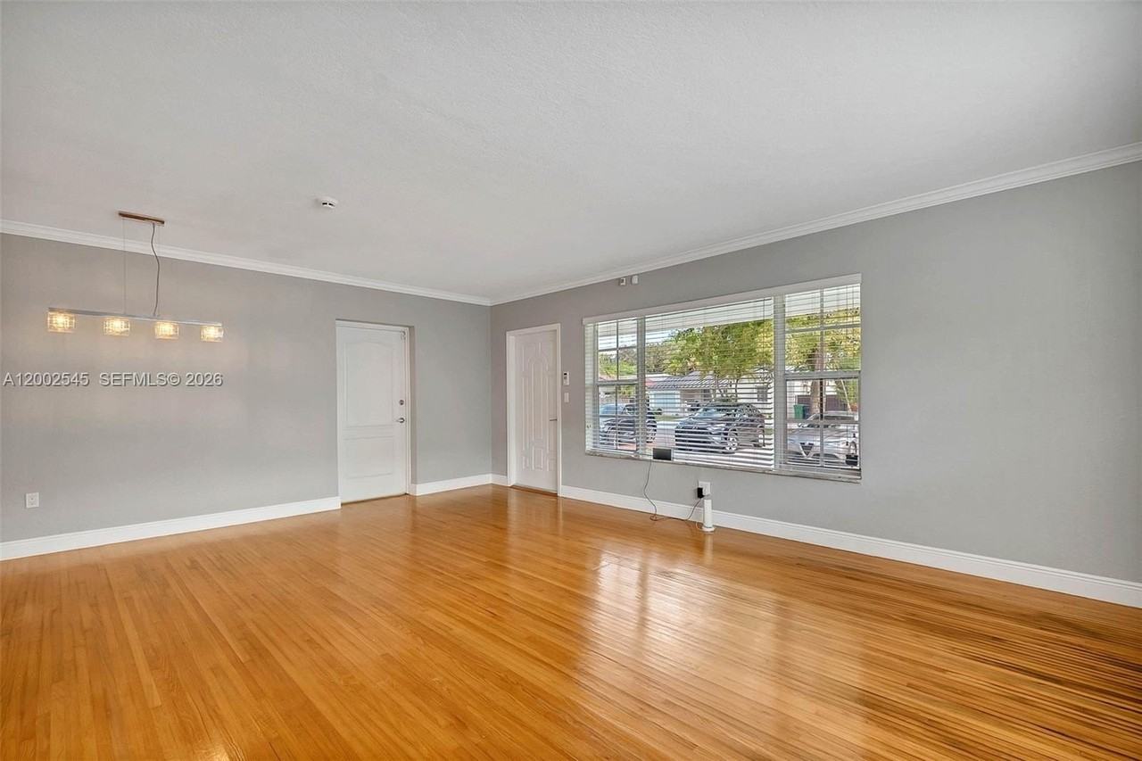 3604 Sw 60th Ave - Photo 2 of 24