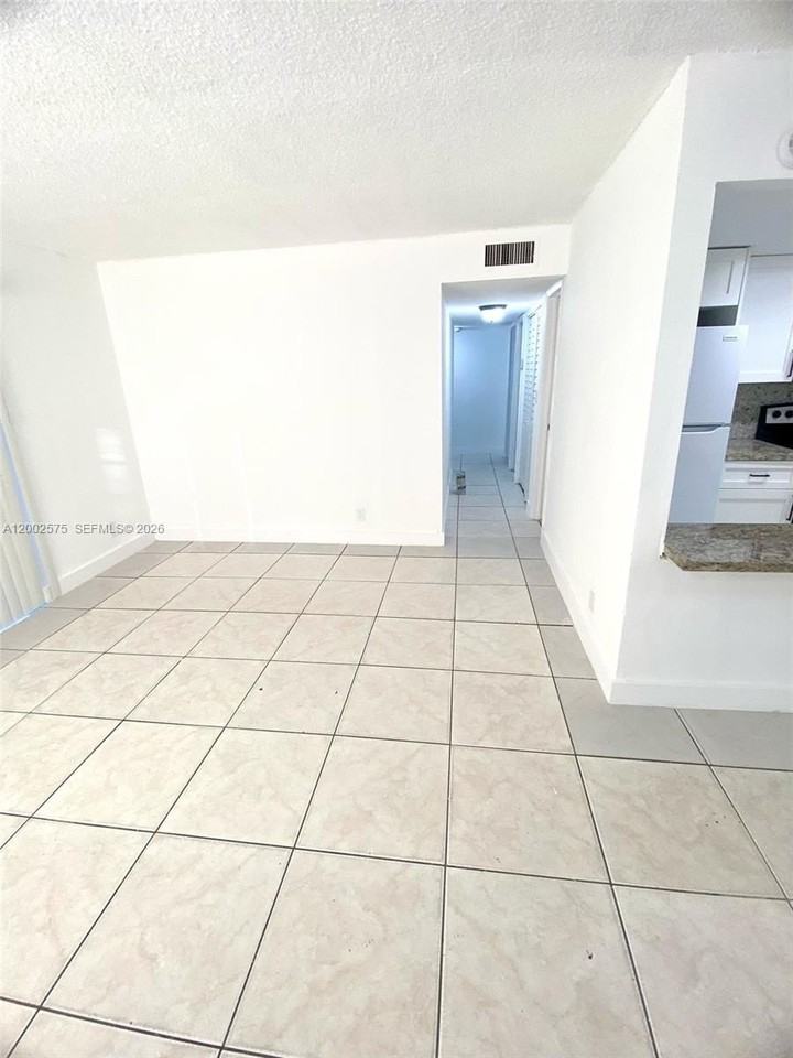 850 Sw 74th Ter #1 - Photo 6 of 12