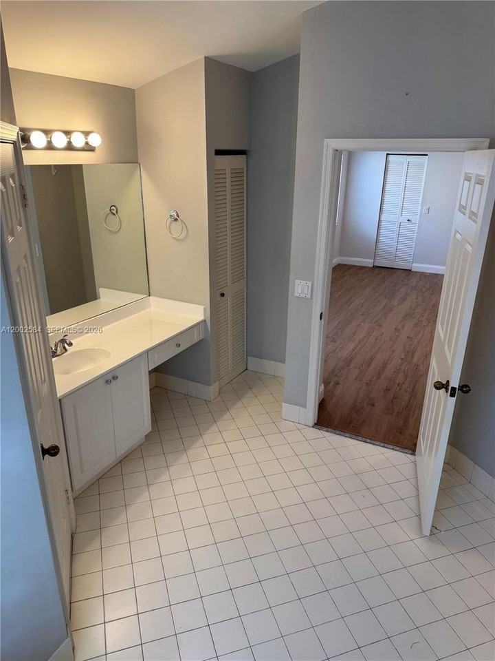 2019 Cove Ln - Photo 5 of 7