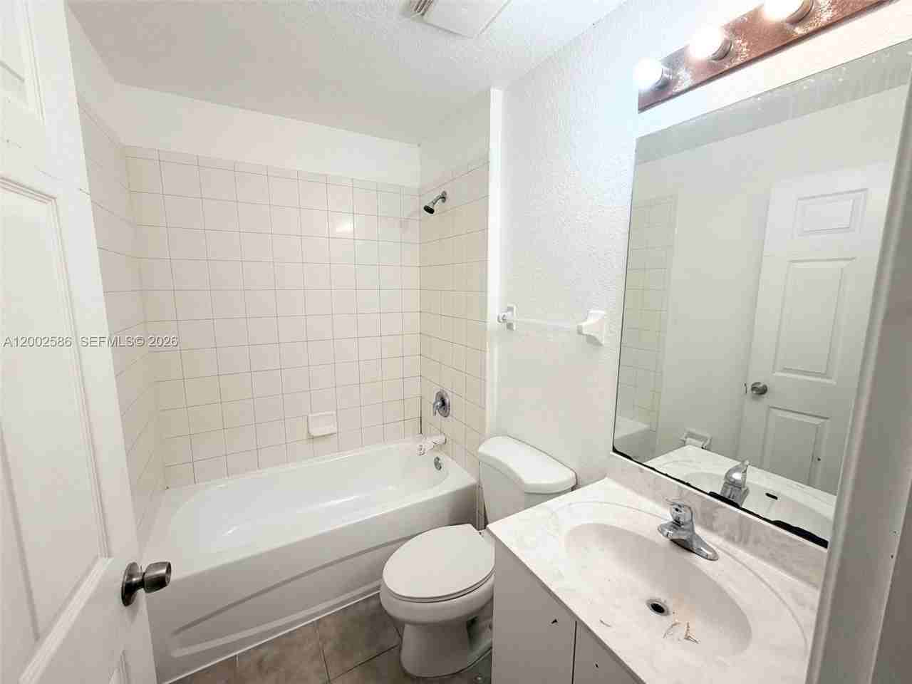 1751 Ne 6th St #1207 - Photo 6 of 10