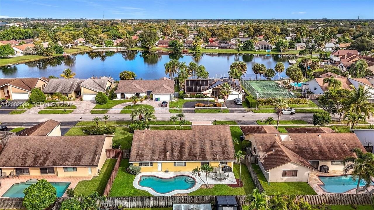 8060 Nw 51st Ct #8060 - Photo 4 of 50