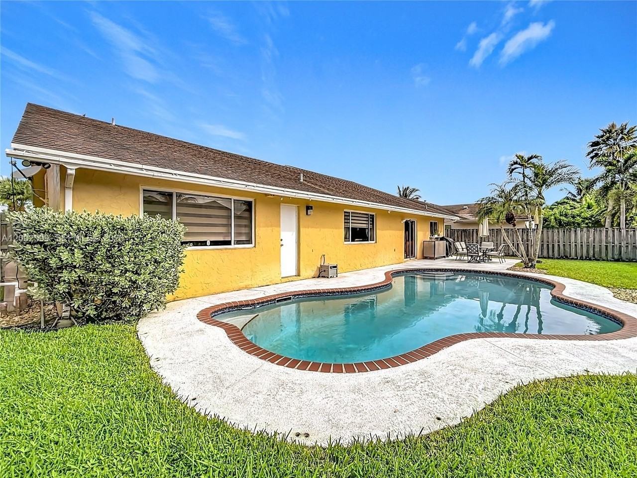 8060 Nw 51st Ct #8060 - Photo 7 of 50