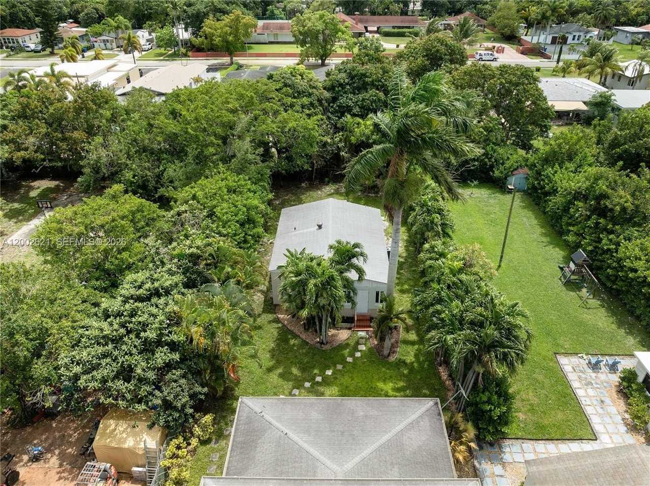 2456 Jackson St #1 - Photo 4 of 28