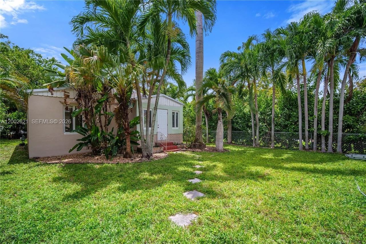 2456 Jackson St #1 - Photo 7 of 28