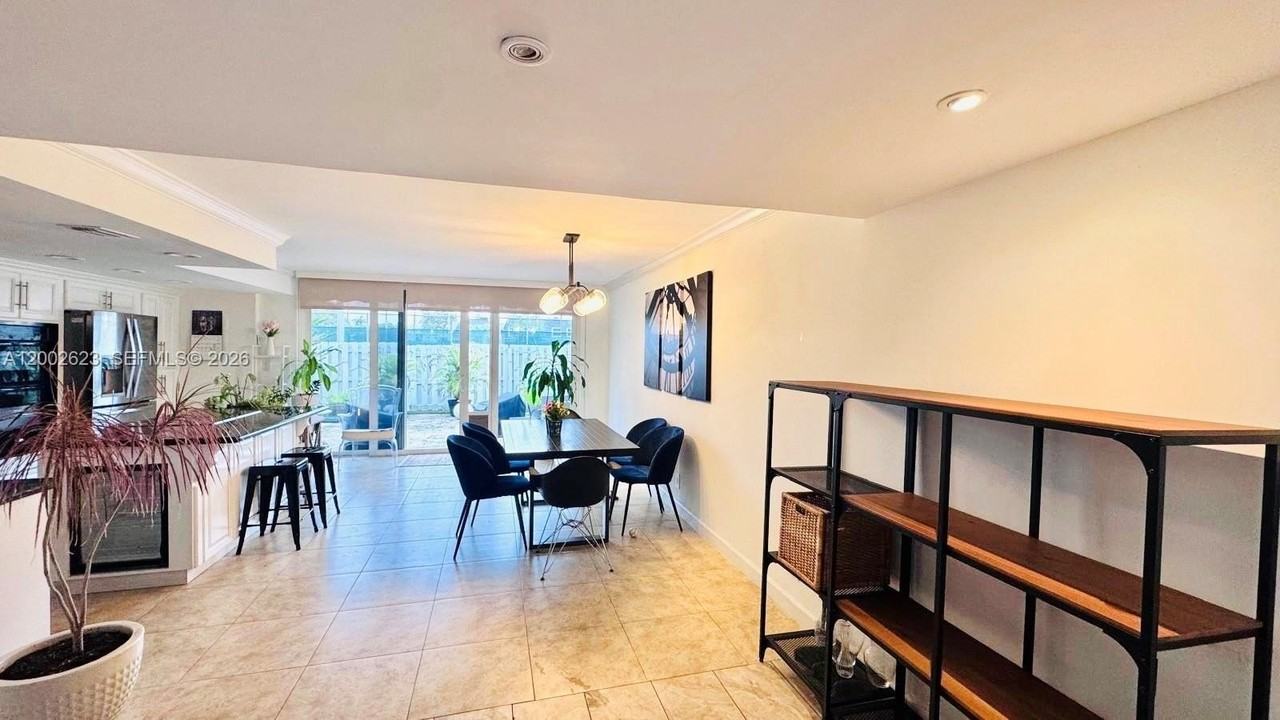 903 Ne 27th Ave #903 - Photo 5 of 50