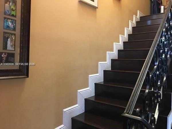 8067 Nw 199th Ter - Photo 4 of 13