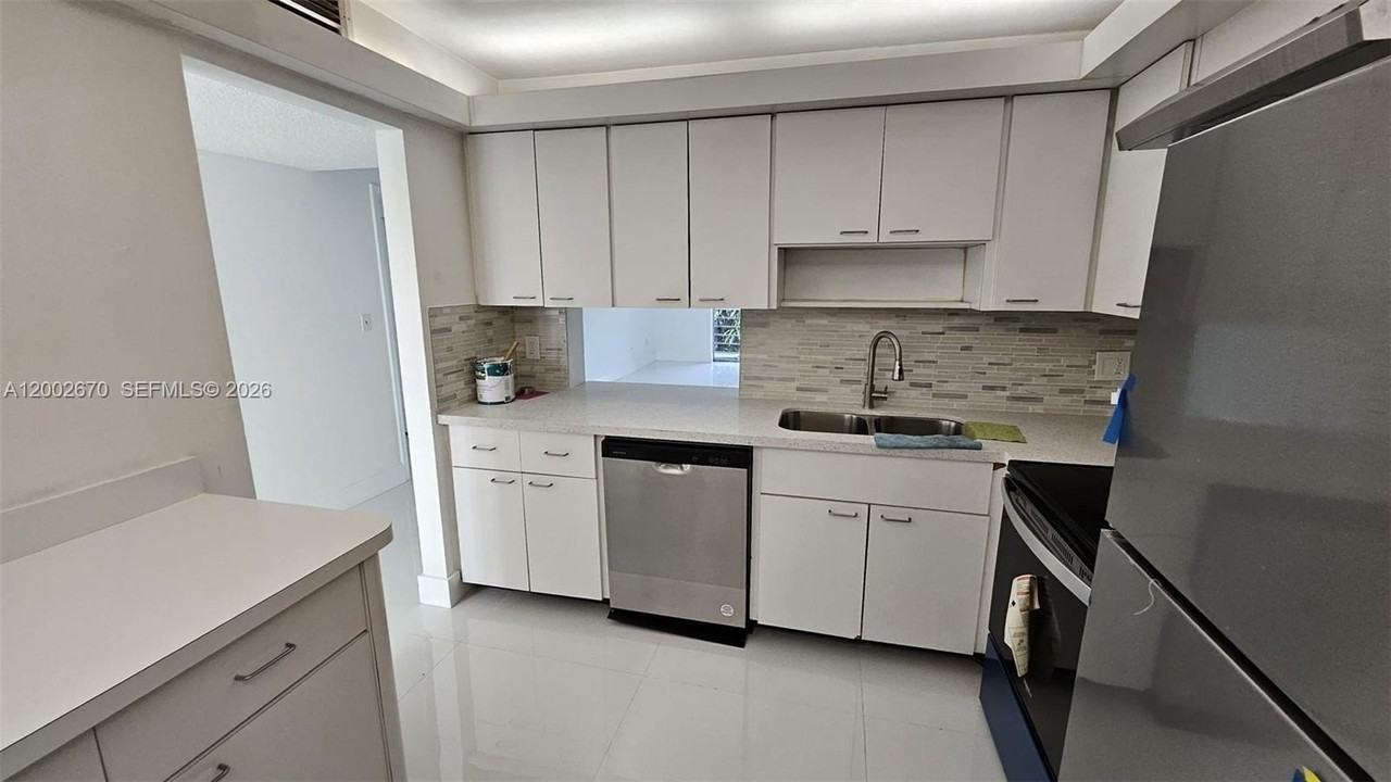 871 Ne 195th St #204 - Photo 2 of 11