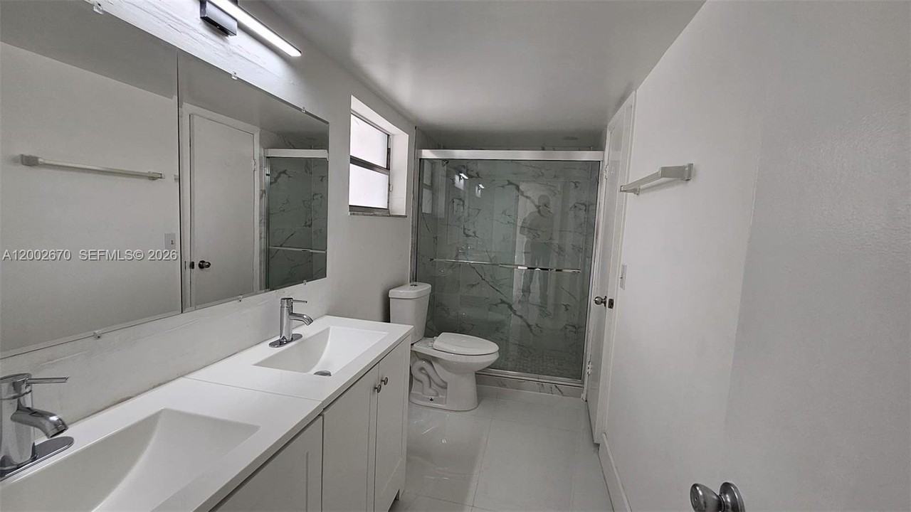 871 Ne 195th St #204 - Photo 5 of 11