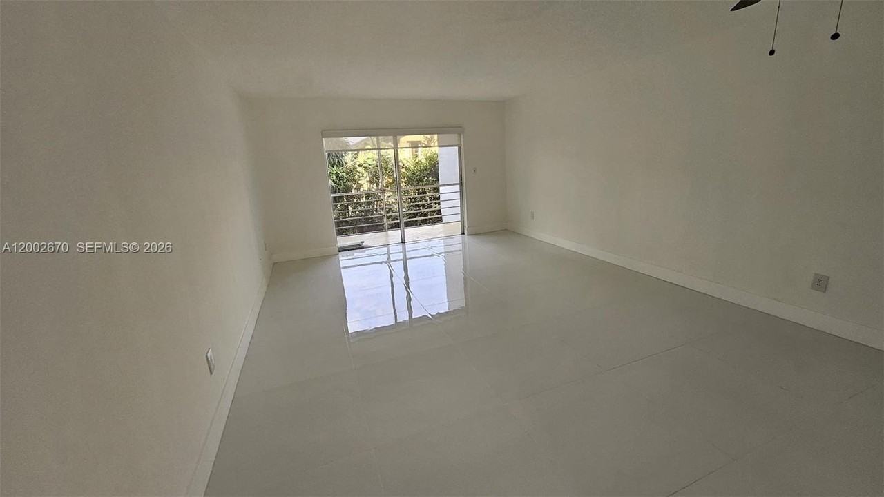 871 Ne 195th St #204 - Photo 7 of 11