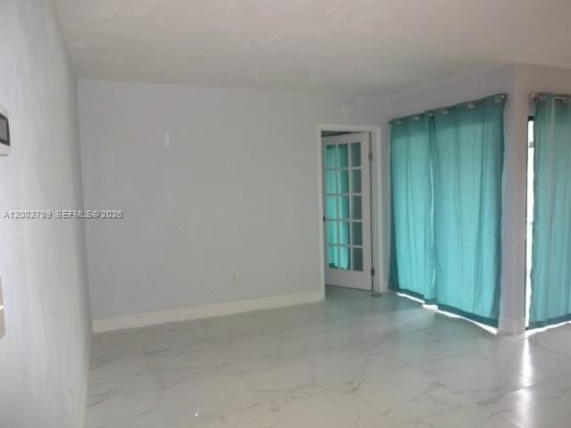 1190 Washington Cir #1190J - Photo 6 of 7