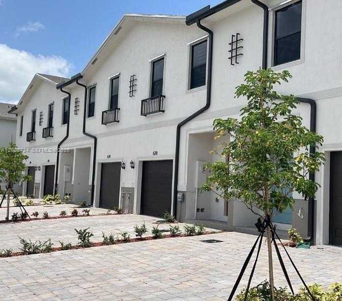 606 Sw 12th St