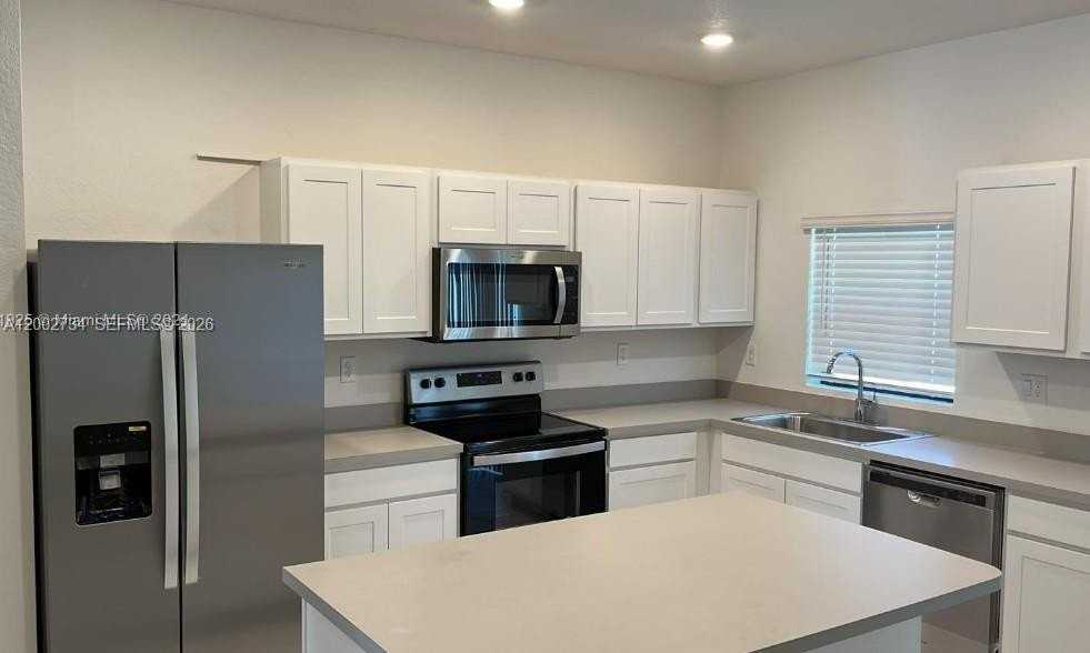 606 Sw 12th St - Photo 4 of 17