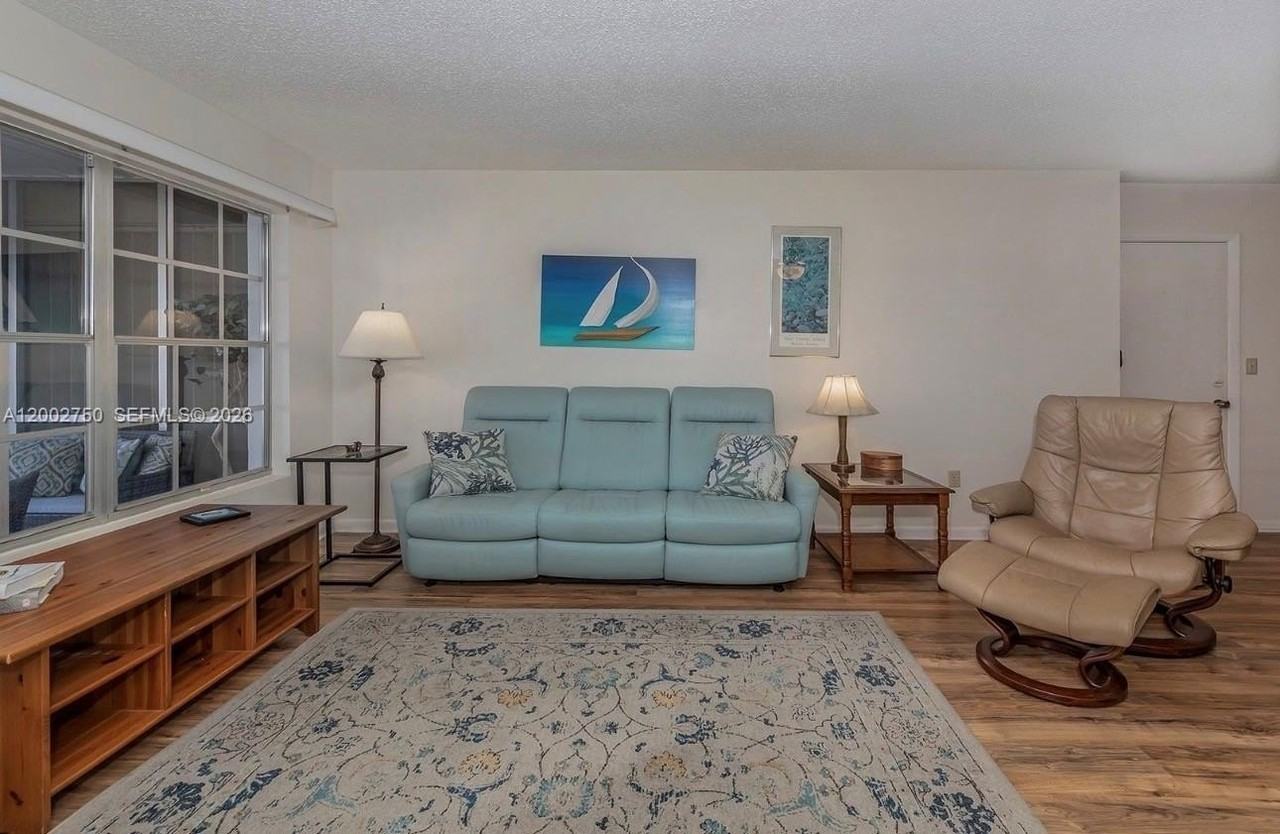 6551 Coliseum Blvd - Photo 6 of 23