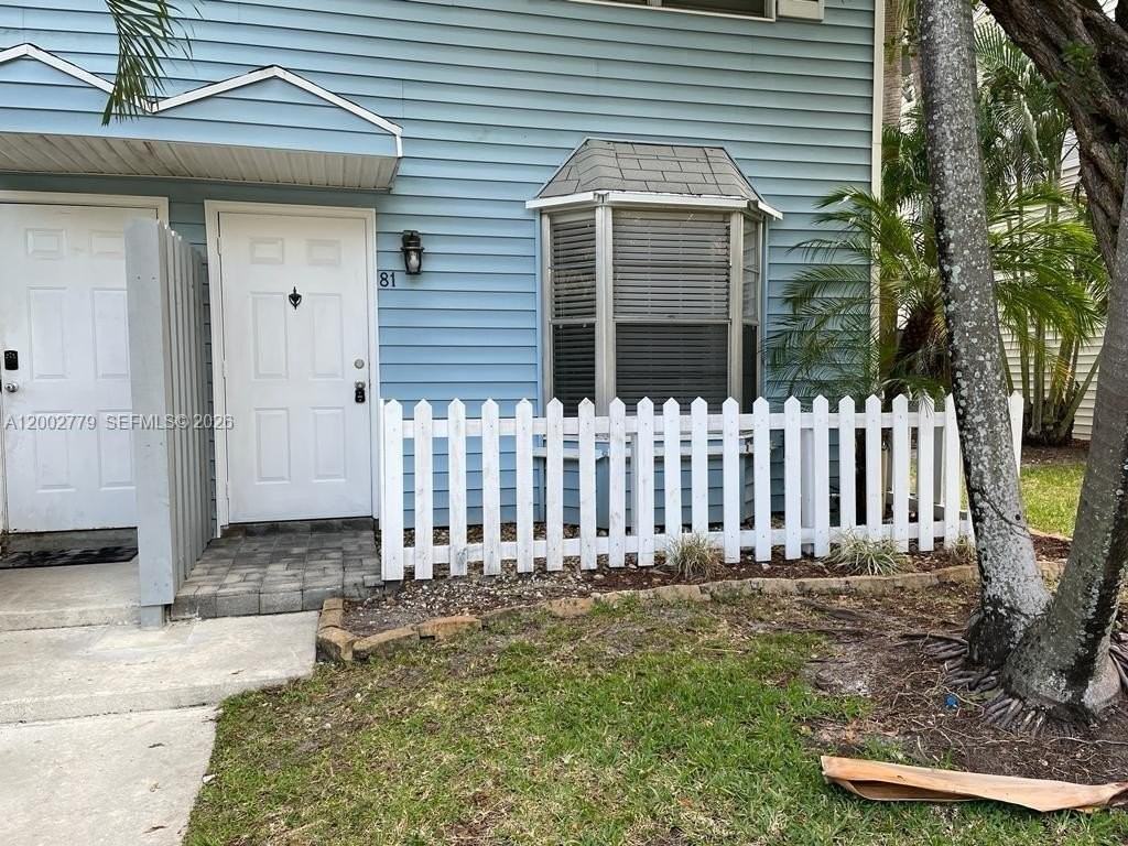 81 Sw 3rd St #81 - Photo 2 of 36