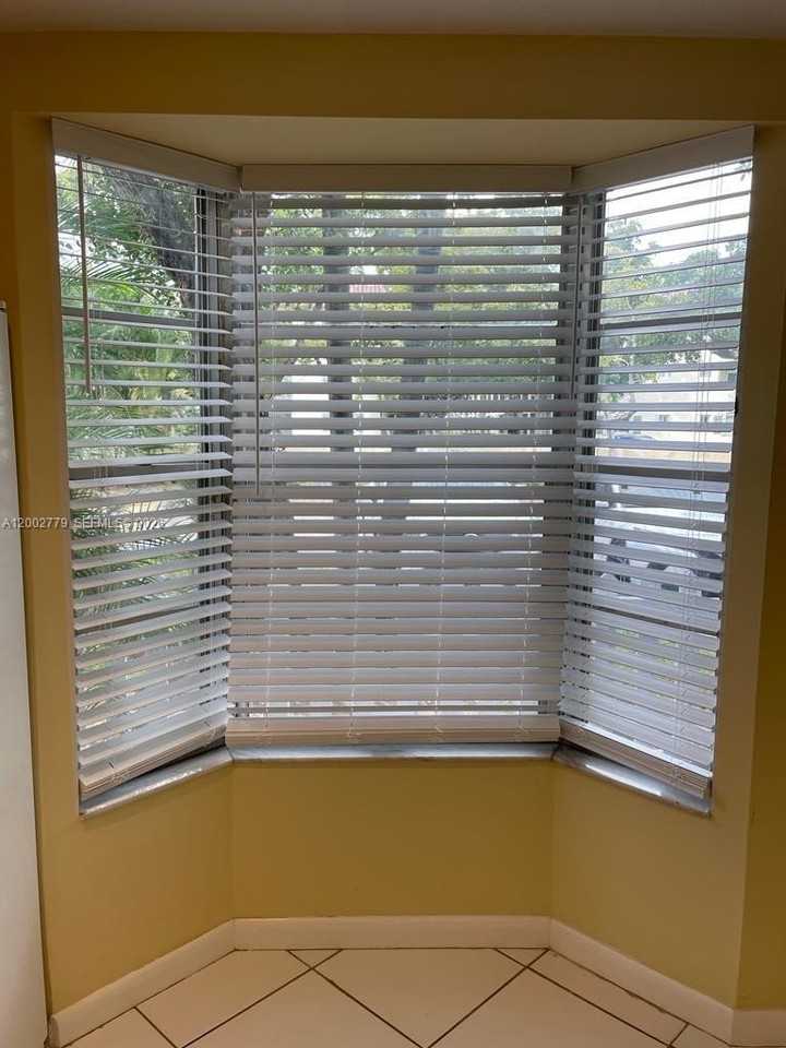 81 Sw 3rd St #81 - Photo 5 of 36