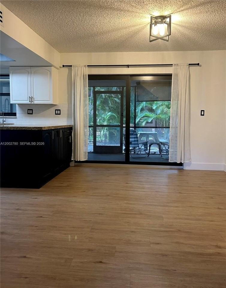 10 Laredo Pl #NA - Photo 2 of 13