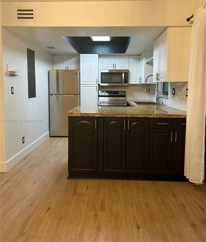 10 Laredo Pl #NA - Photo 3 of 13