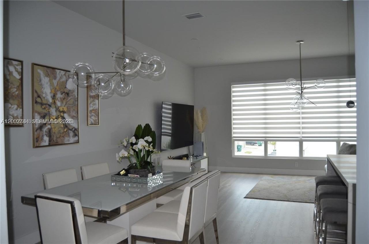 10347 Nw 64th Ln #LN - Photo 7 of 30