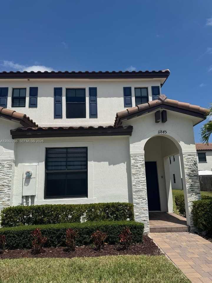 11845 Sw 247th Ter #11845 - Photo 2 of 30