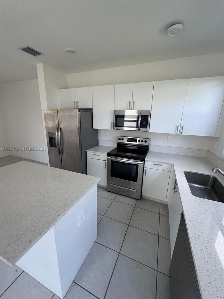 11845 Sw 247th Ter #11845 - Photo 7 of 30