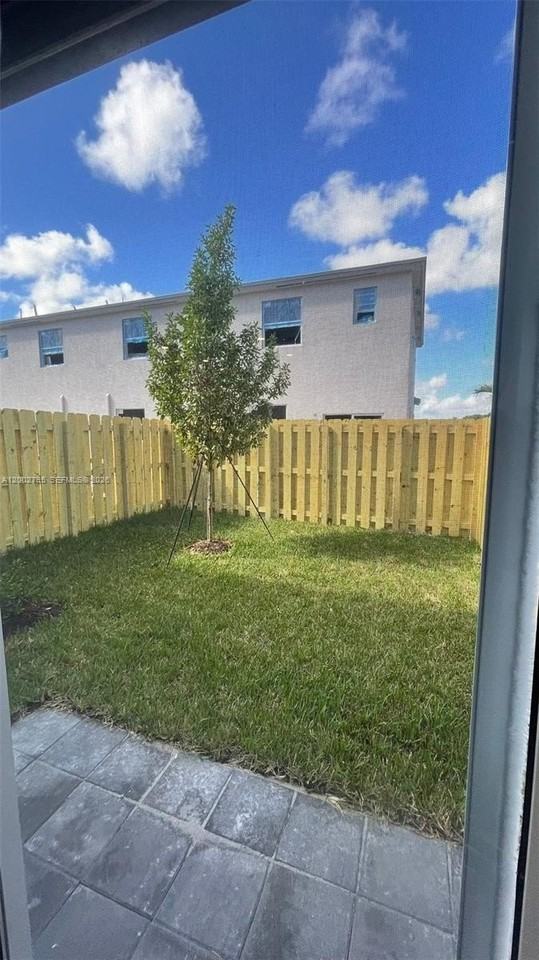 1844 Se 27th Rd - Photo 3 of 23