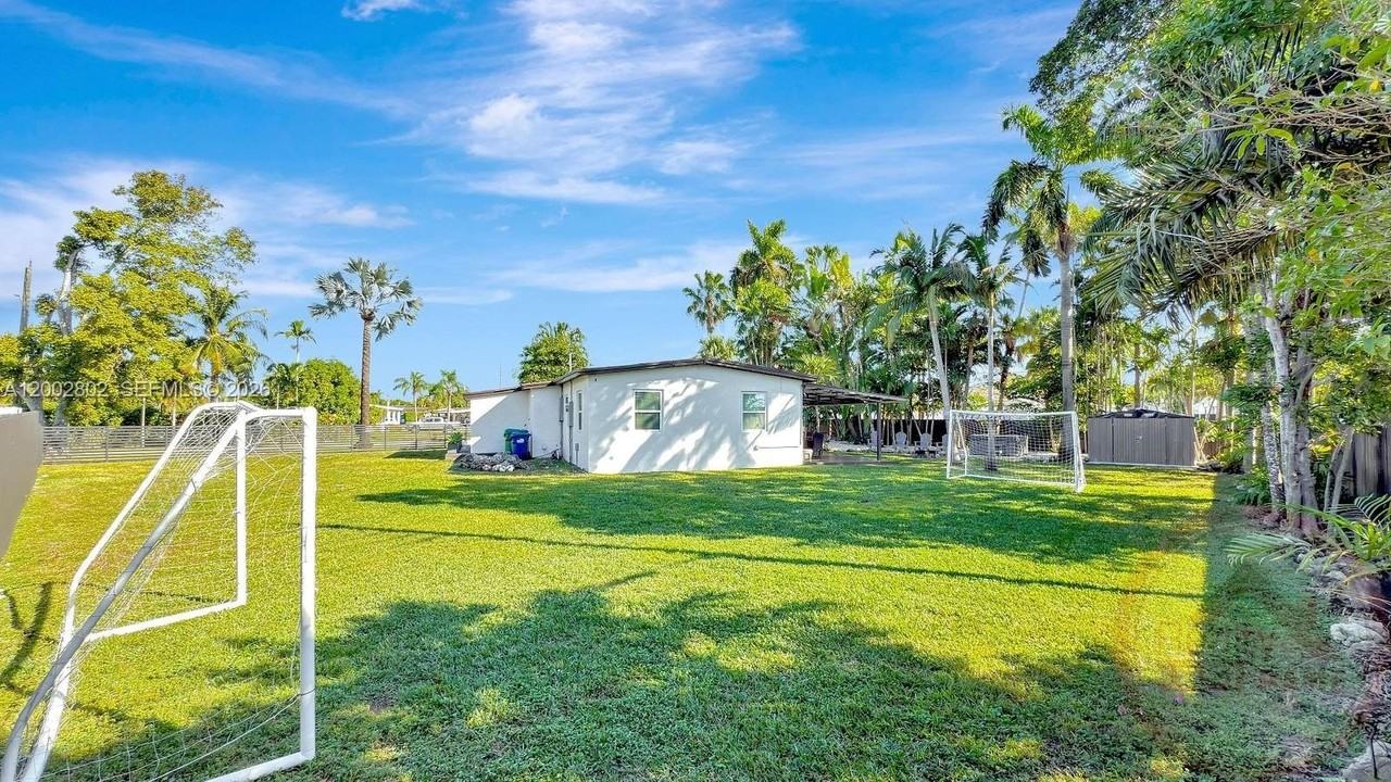 11240 Sw 60th Ter - Photo 5 of 19