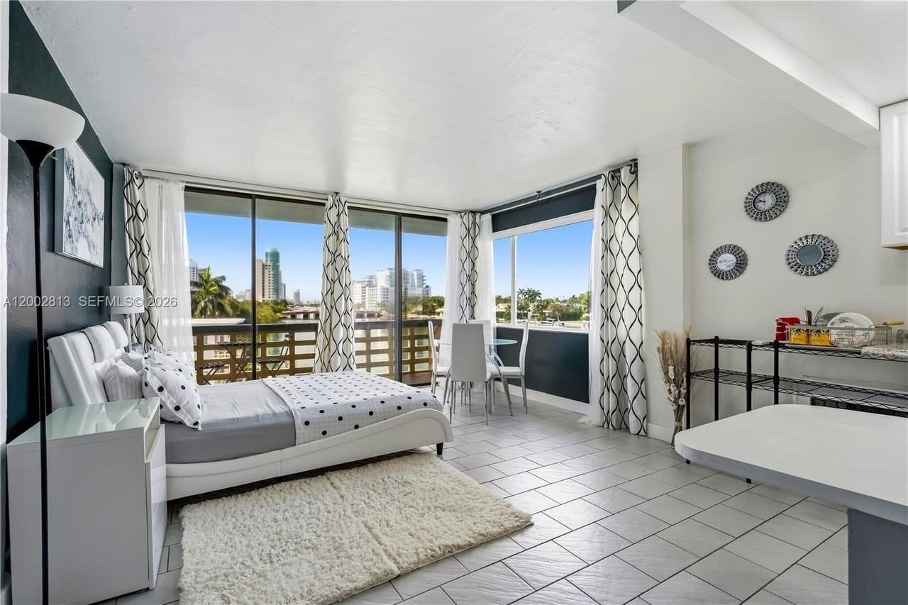 6484 Indian Creek Dr #317