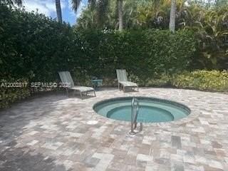 10318 Fox Trail Rd S #411 - Photo 7 of 18