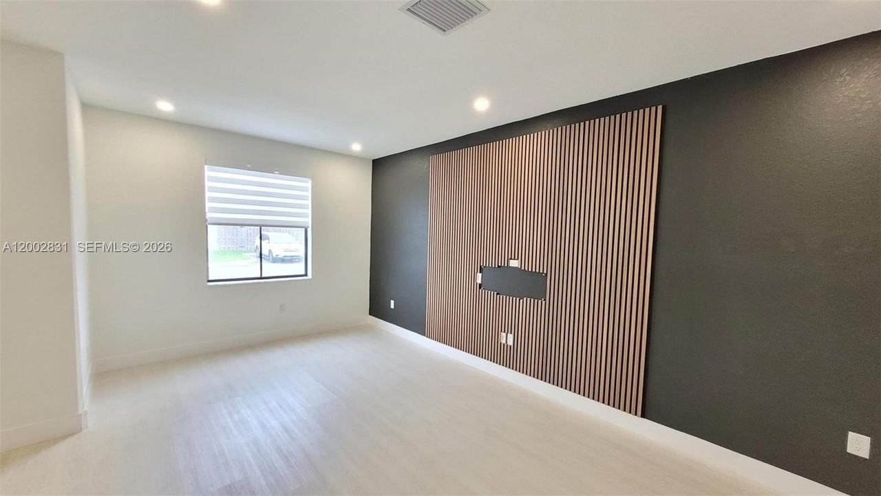 14708 Sw 181st Ter #0 - Photo 3 of 21
