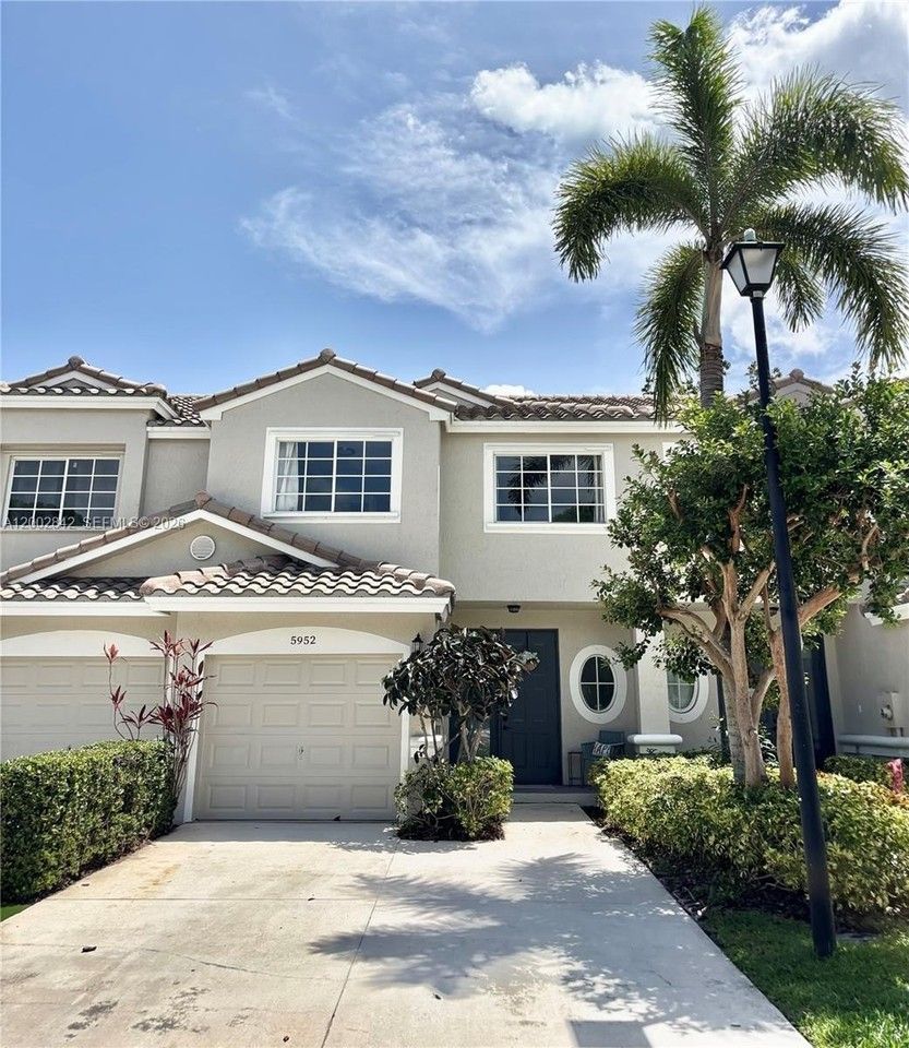 5952 Nw 47th Ter #5952 - Photo 2 of 41