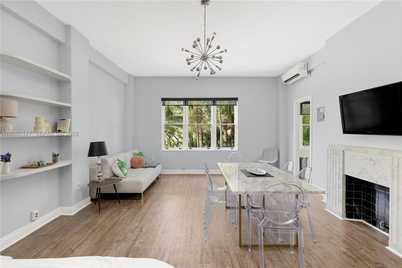 2421 Lake Pancoast Dr #3D - Photo 5 of 26