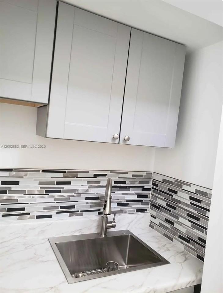 12312 Sw 20th Ter #0 - Photo 3 of 5