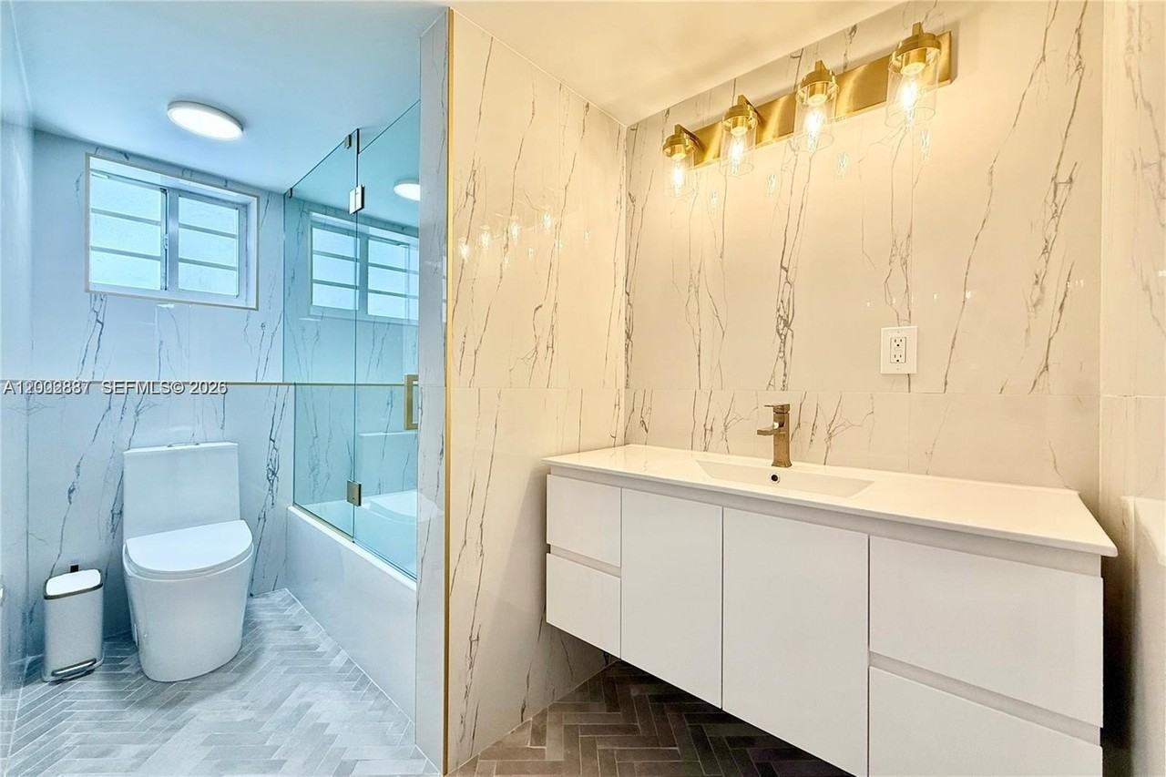 4122 Collins Ave #2B - Photo 7 of 13