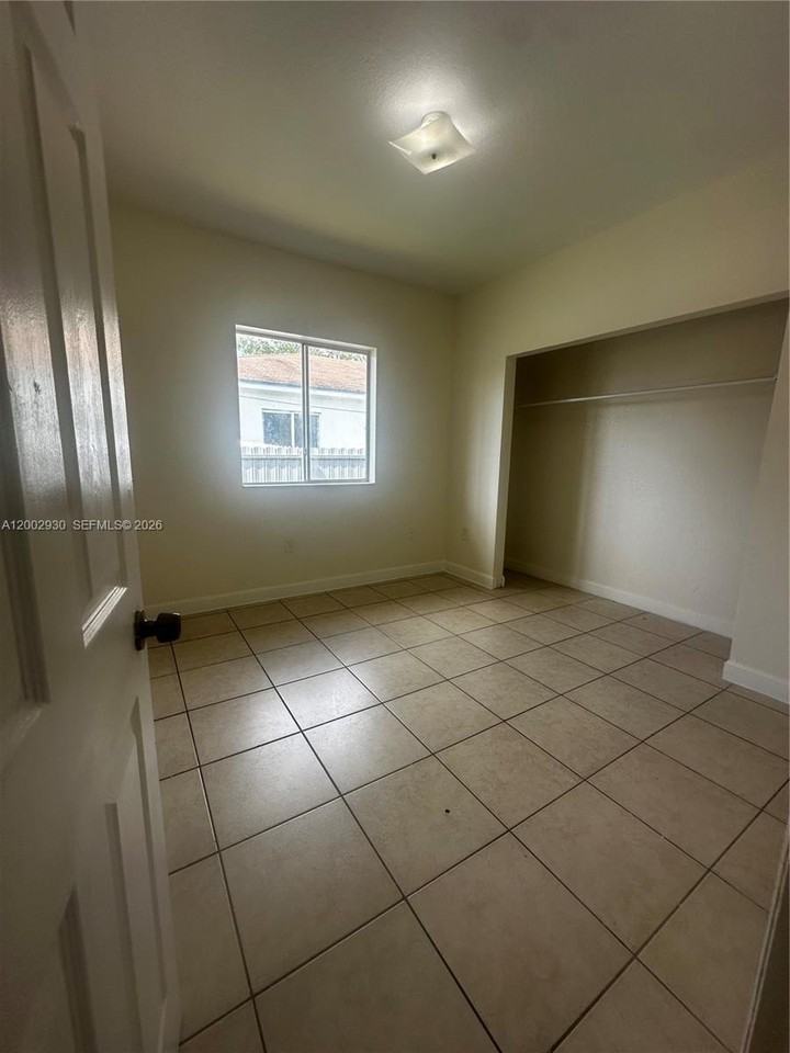 26524 Sw 138th Ave #26524 - Photo 6 of 32