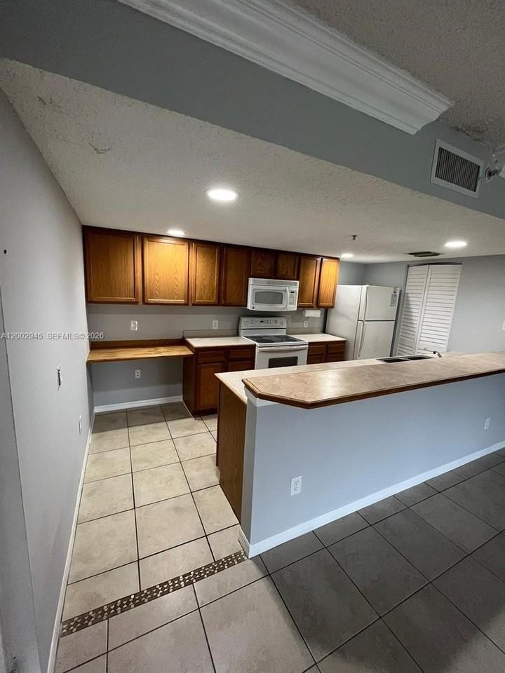 9907 Westwood Dr #17-2 - Photo 3 of 26