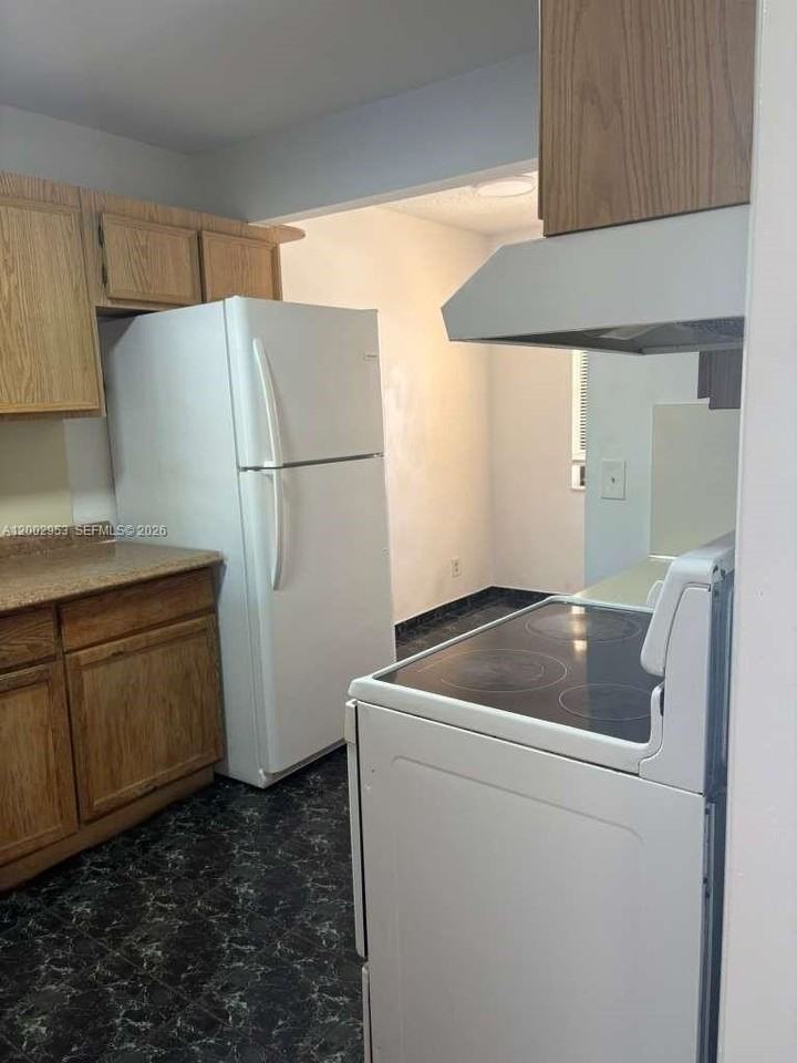 5937 Forest Hill Blvd #204 - Photo 7 of 20