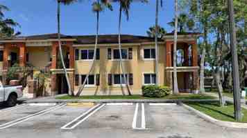 featured image of 985 Ne 34th Ave #204