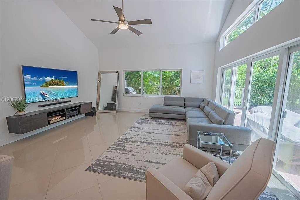 1135 W Lake St #0 - Photo 3 of 29